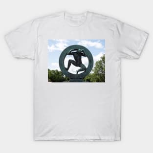 Vigeland Park circle of life sculpture T-Shirt